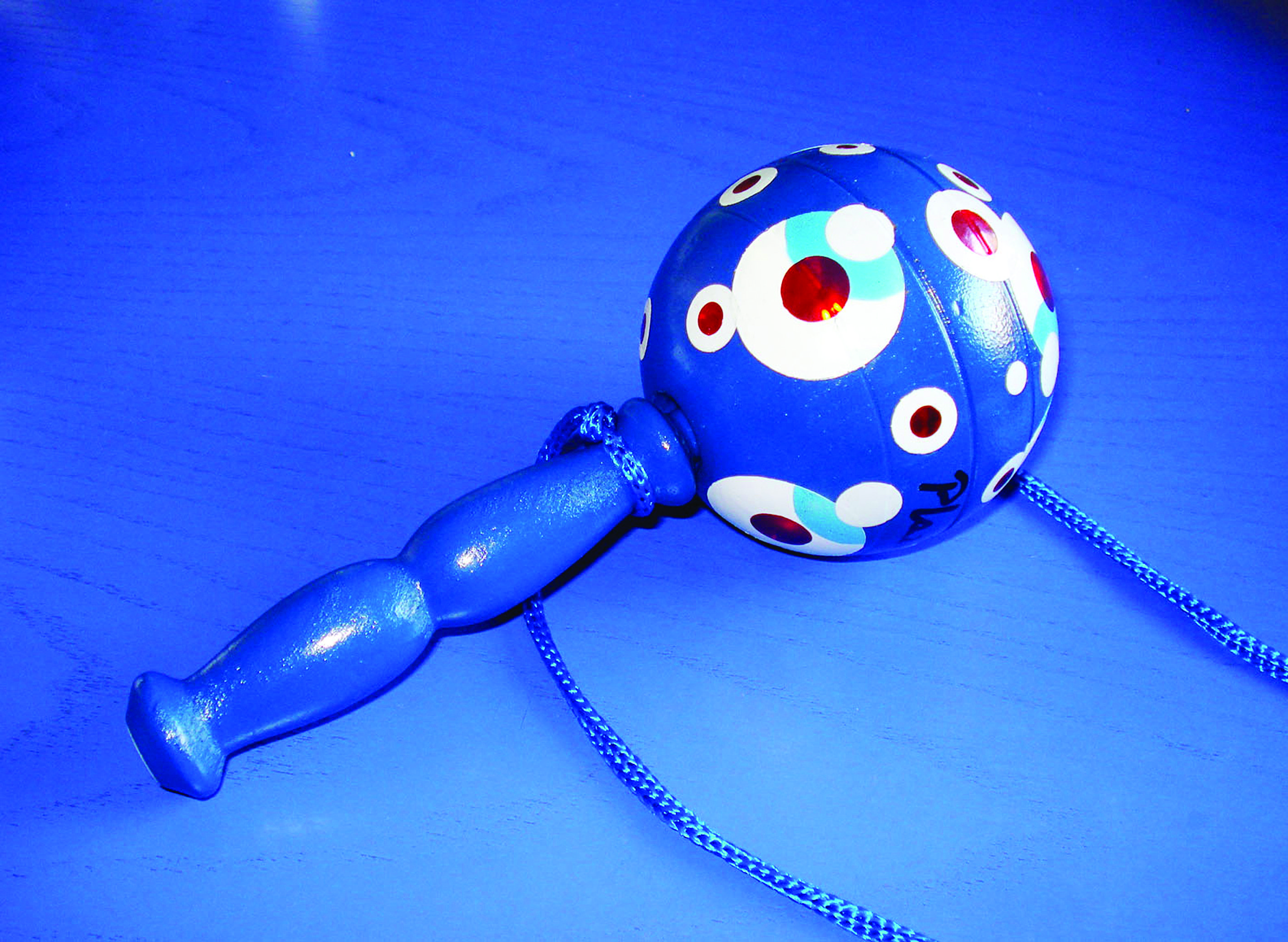 (133) Balero. Colección Museo del Juguete, San Isidro, Buenos Aires, Argentina. 2009.jpg